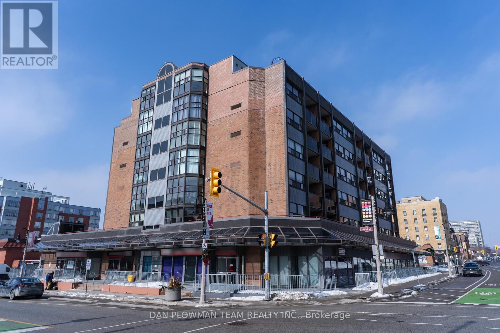 501 - 80 ATHOL STREET E