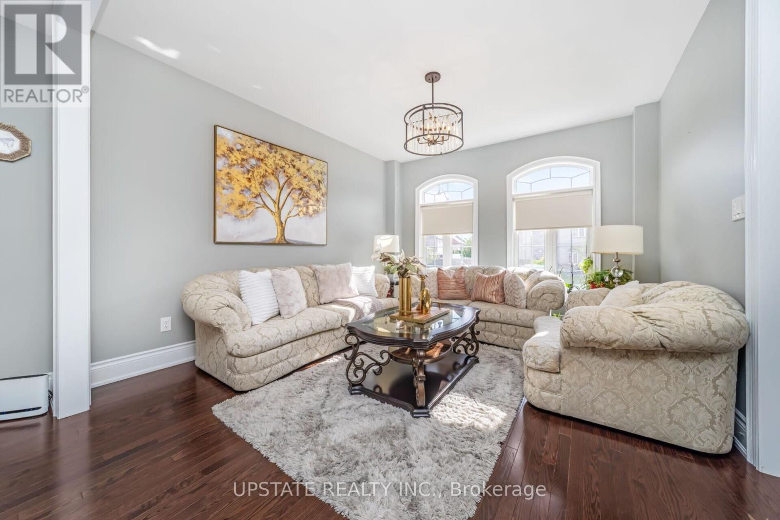 105 ROYAL WEST DRIVE