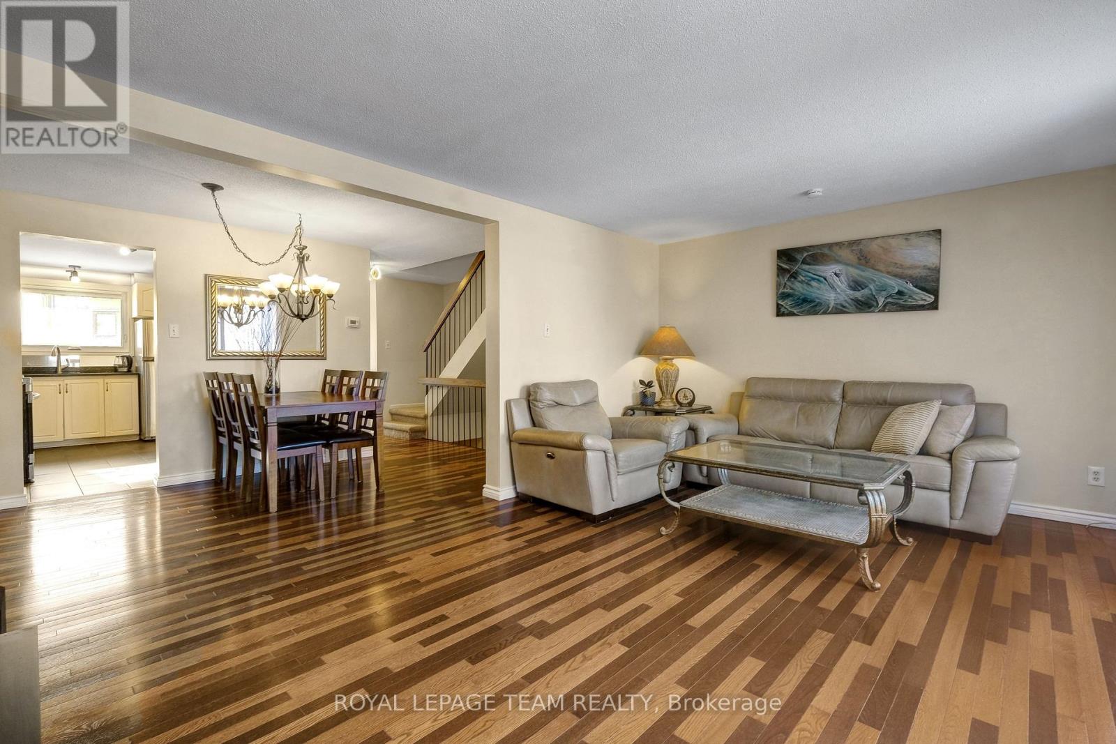 35 - 2027 STONEHENGE CRESCENT