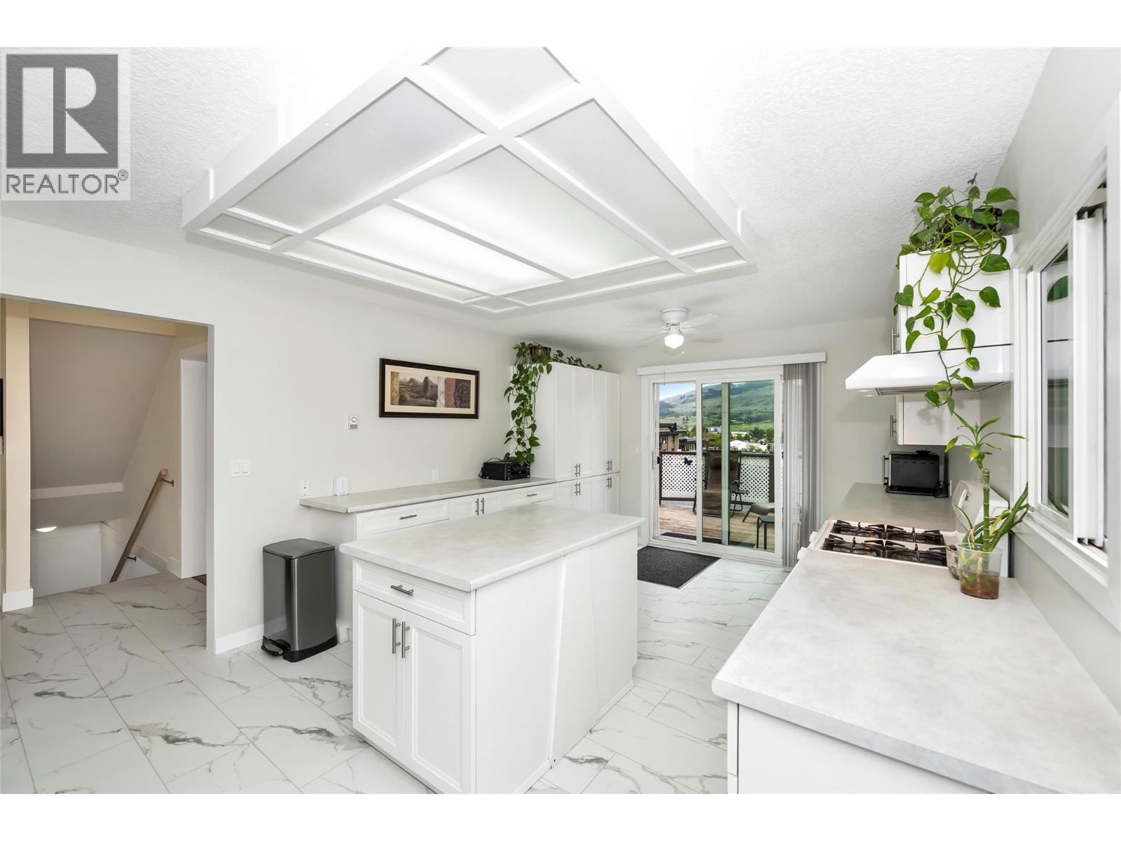 5844 Pleasant Valley Road