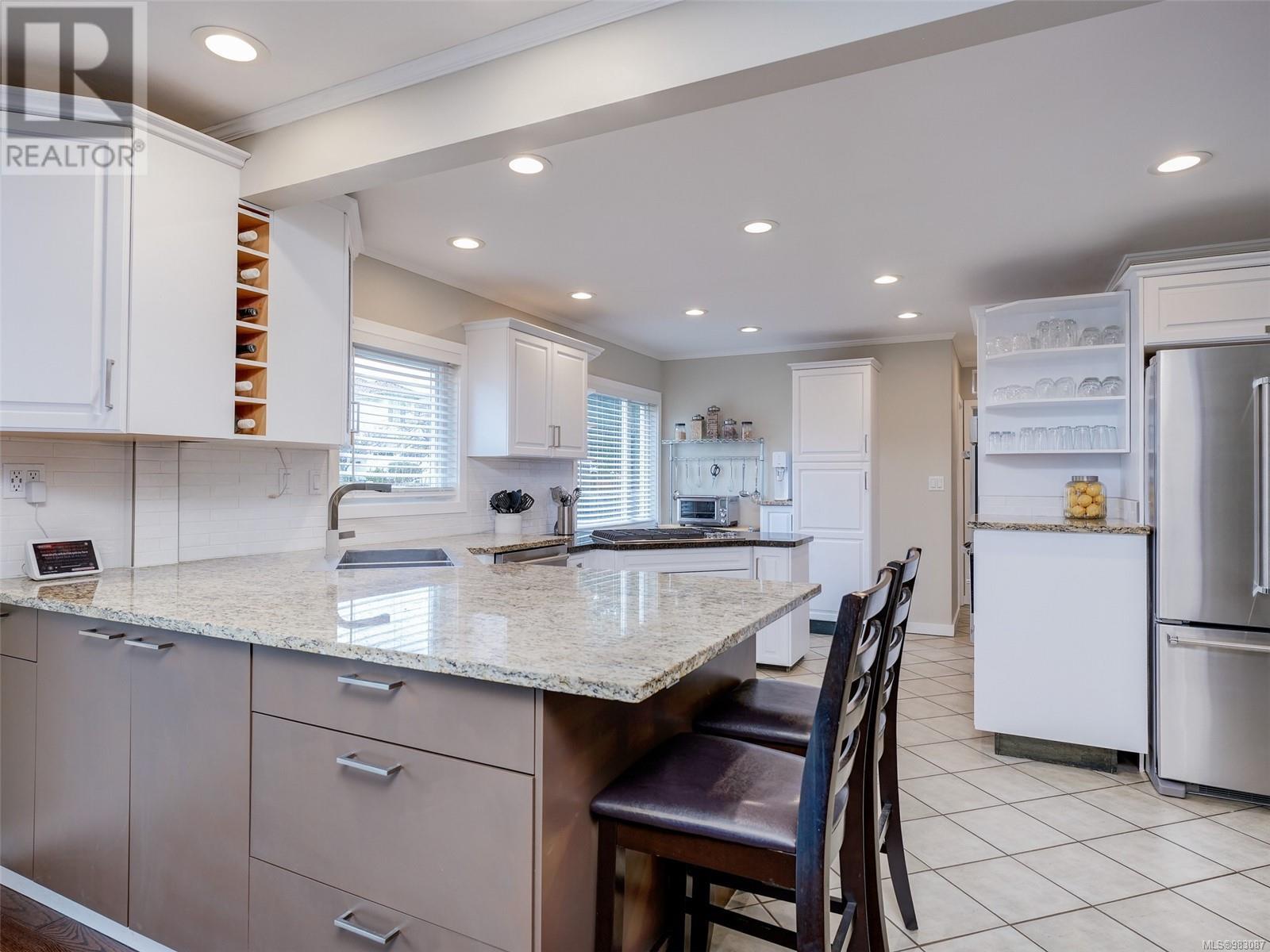4447 Narvaez Cres