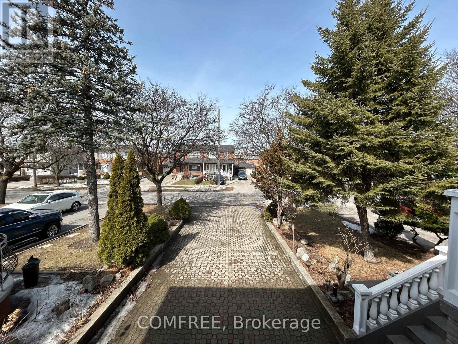 85 DOWNSVIEW AVENUE