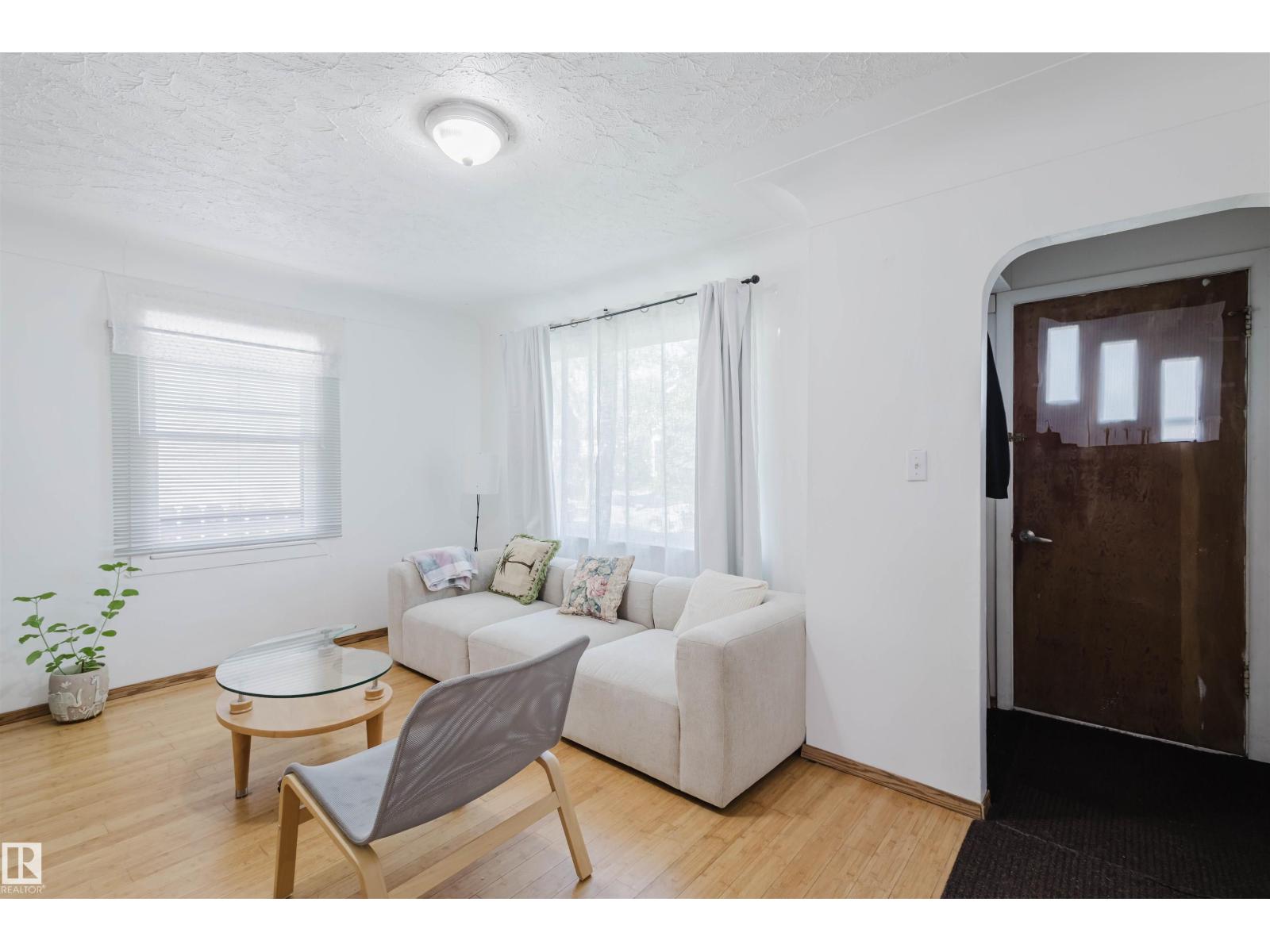 10438 155 ST NW