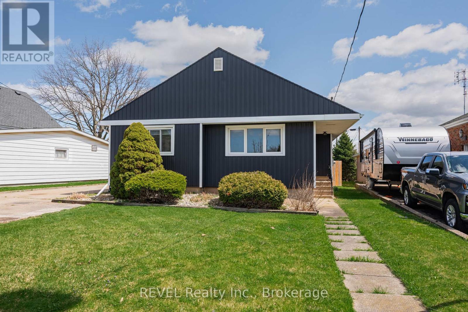 20 WHYTE AVENUE N