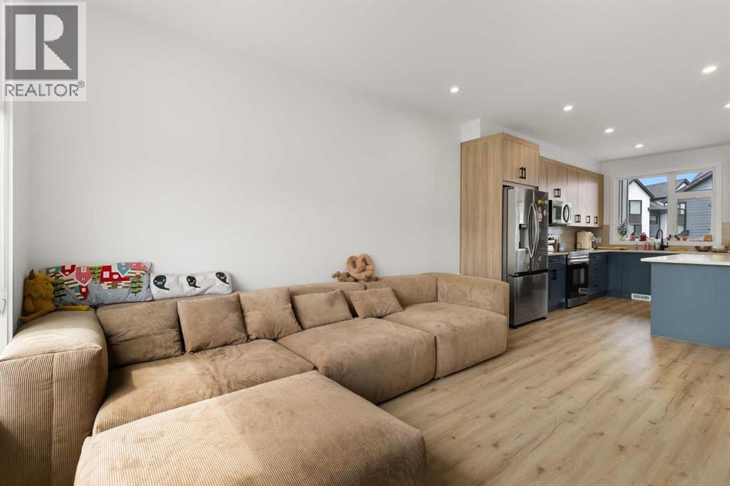 327, 85 sage hill Heights NW