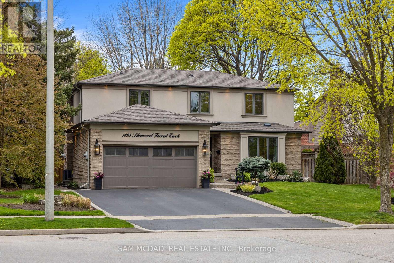 1895 SHERWOOD FORREST CIRCLE