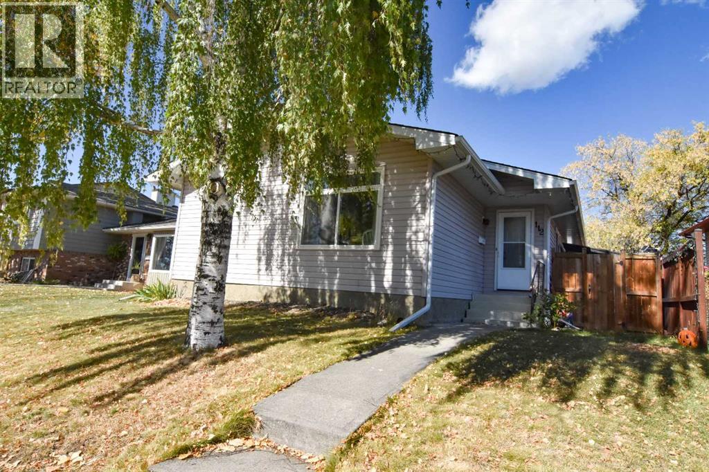 112 Woodvale Road SW