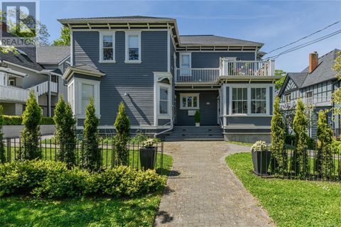 1016 Pemberton Rd Victoria BC V8S3R6