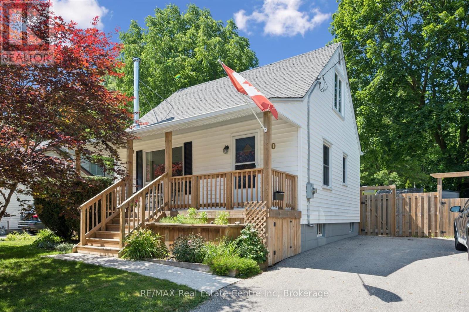 80 MEMORIAL CRESCENT