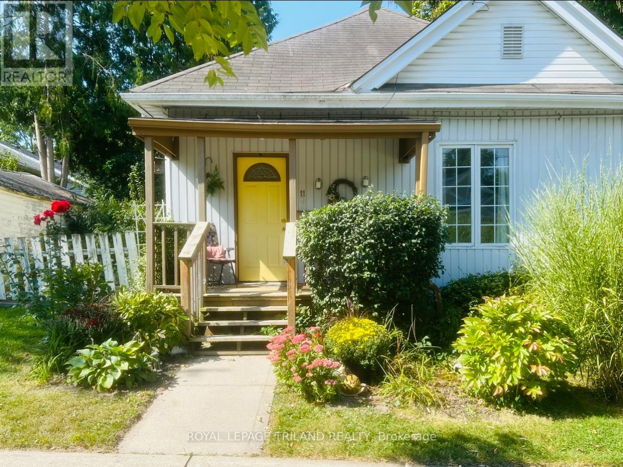 11 MACKAY AVENUE