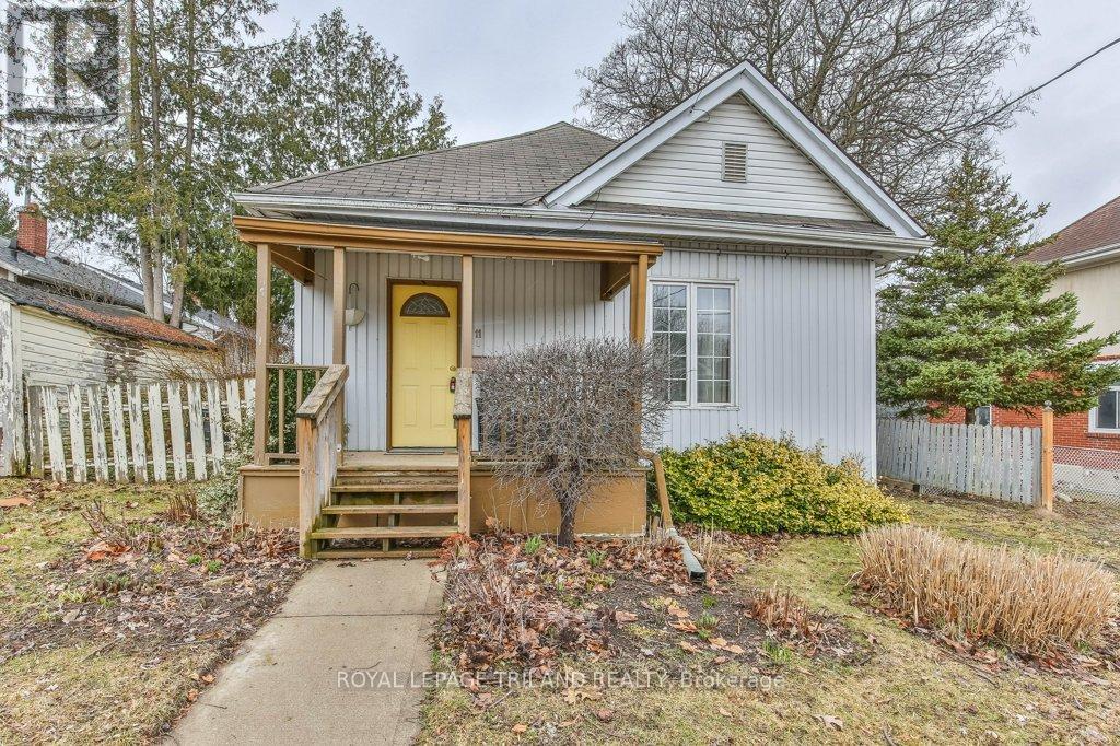 11 MACKAY AVENUE