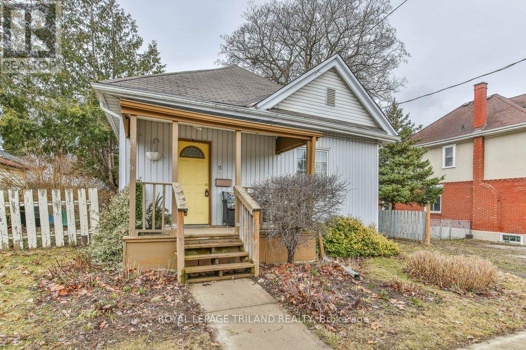 11 MACKAY AVENUE