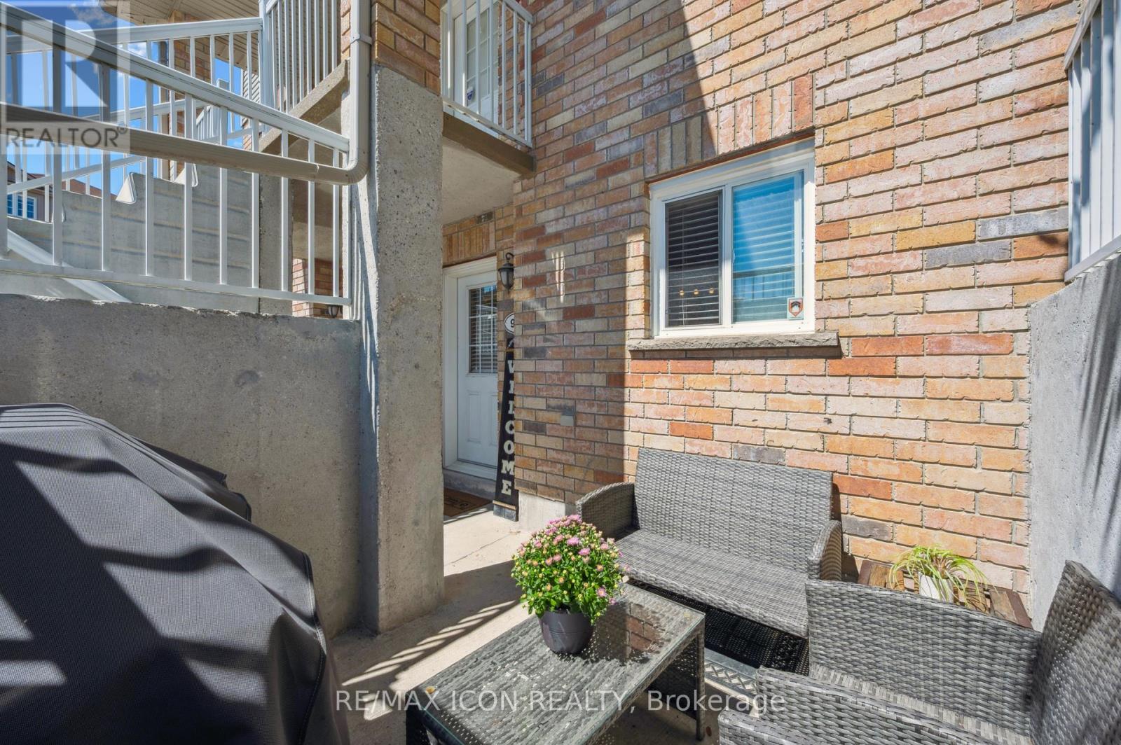 9D - 50 HOWE DRIVE