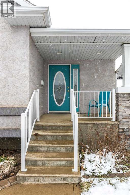 632 Hemingway Crescent NE