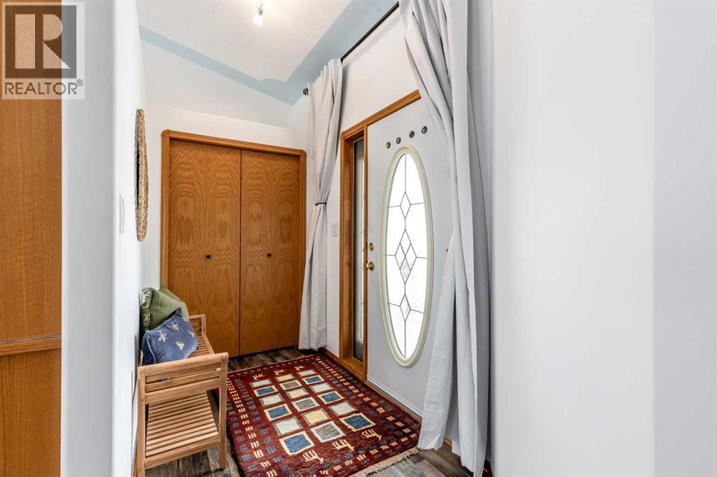 632 Hemingway Crescent NE