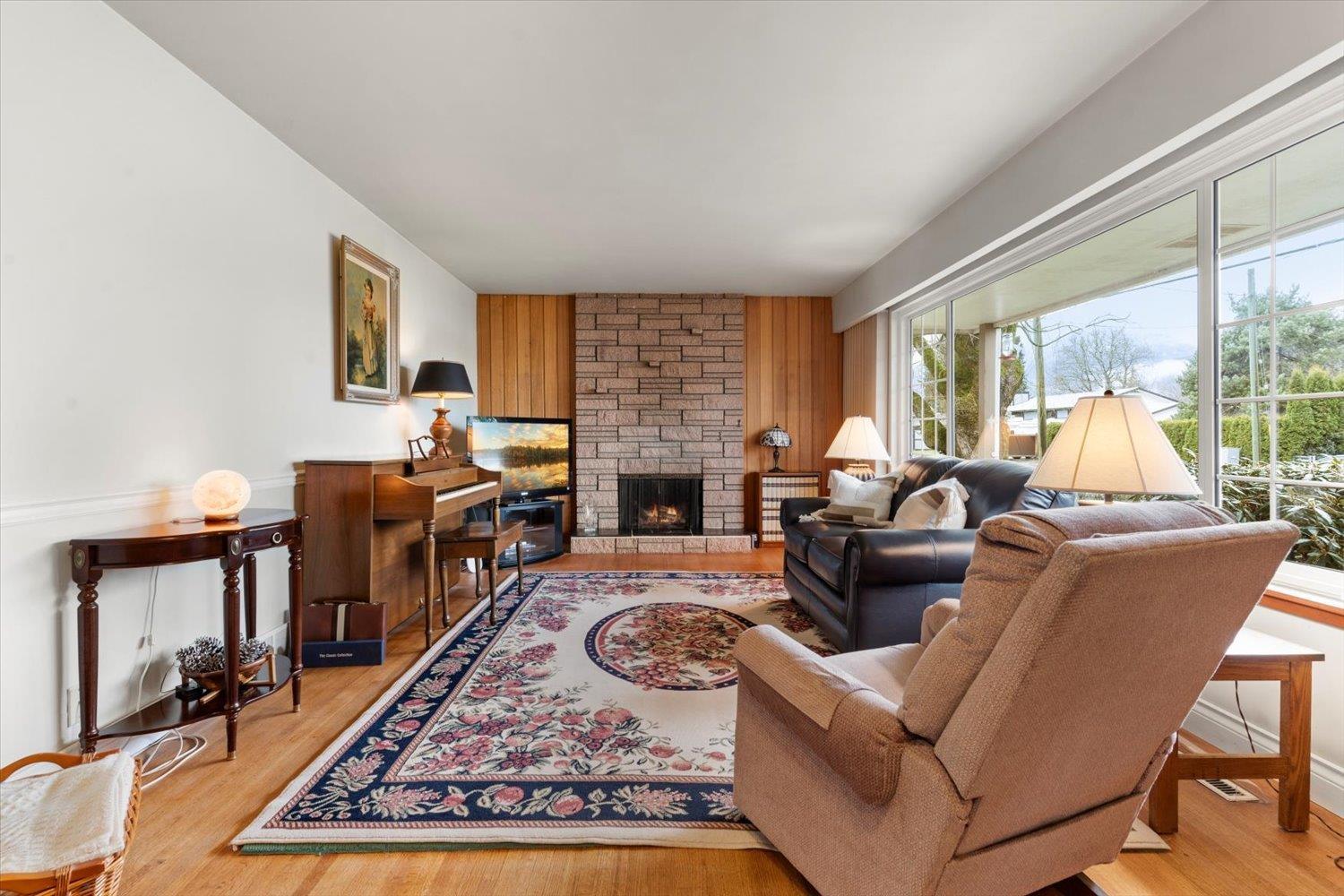 46268 STRATHCONA ROAD|Fairfield Island