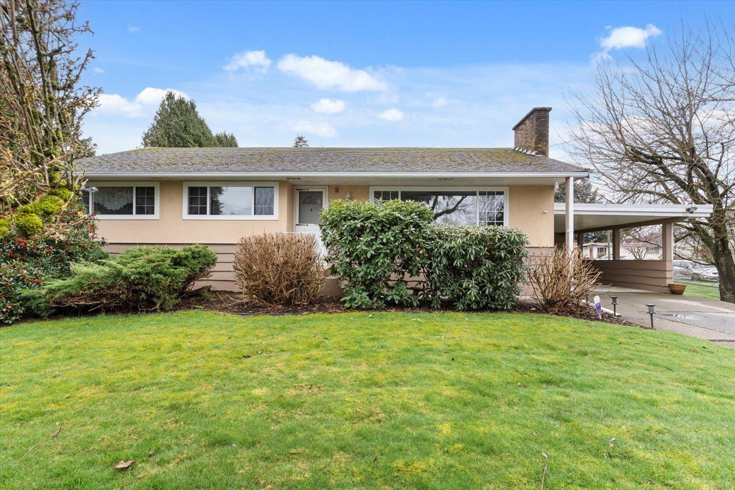 46268 STRATHCONA ROAD|Fairfield Island