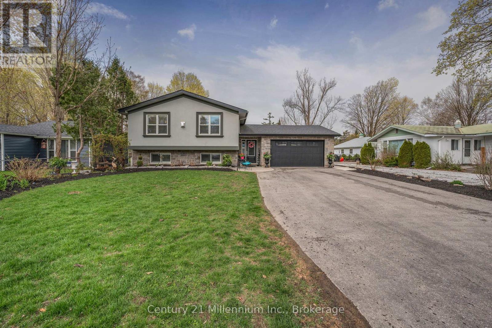 2054 INGLEWOOD DRIVE