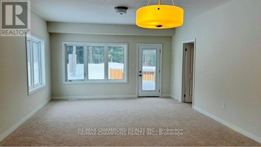 Photo 1 of 7 — 3080 SANDY ACRES AVENUE, Severn (West Shore), ON L3V8P8