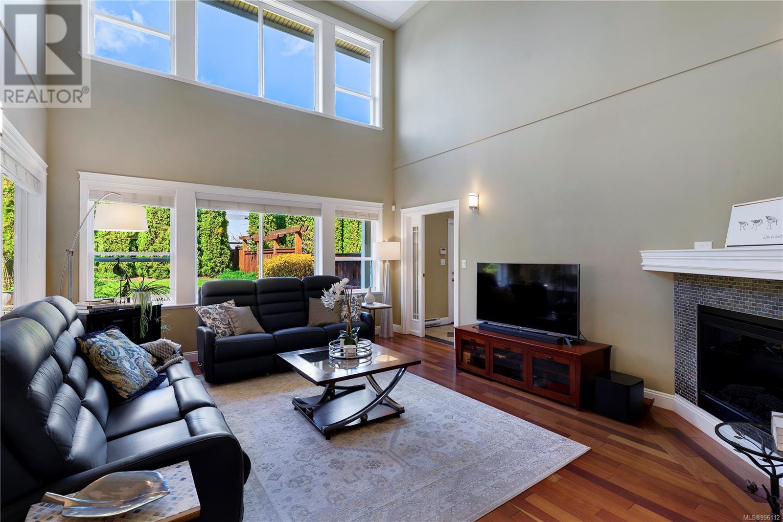 4994 La Quinta Pl