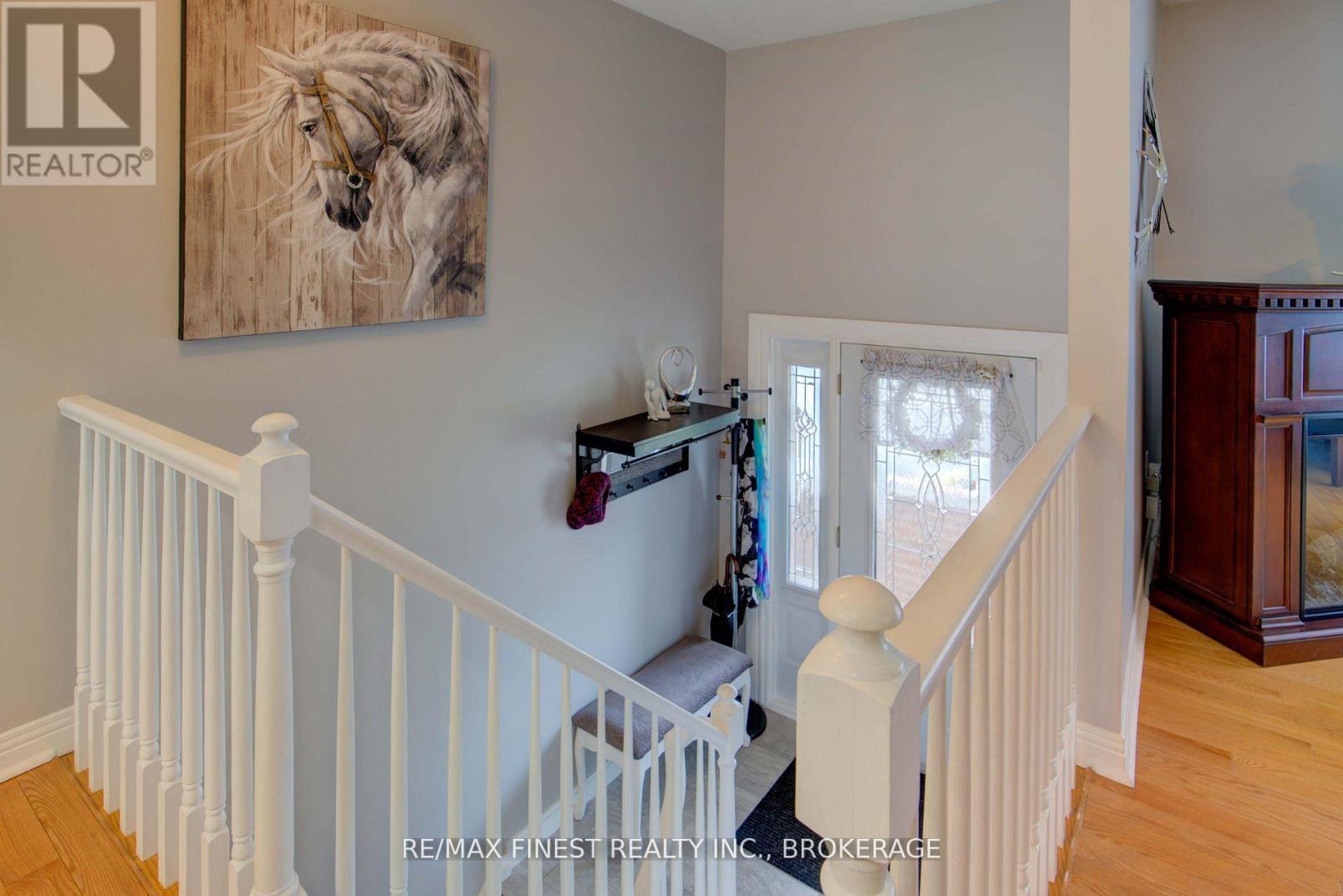 1048 BAUDER CRESCENT