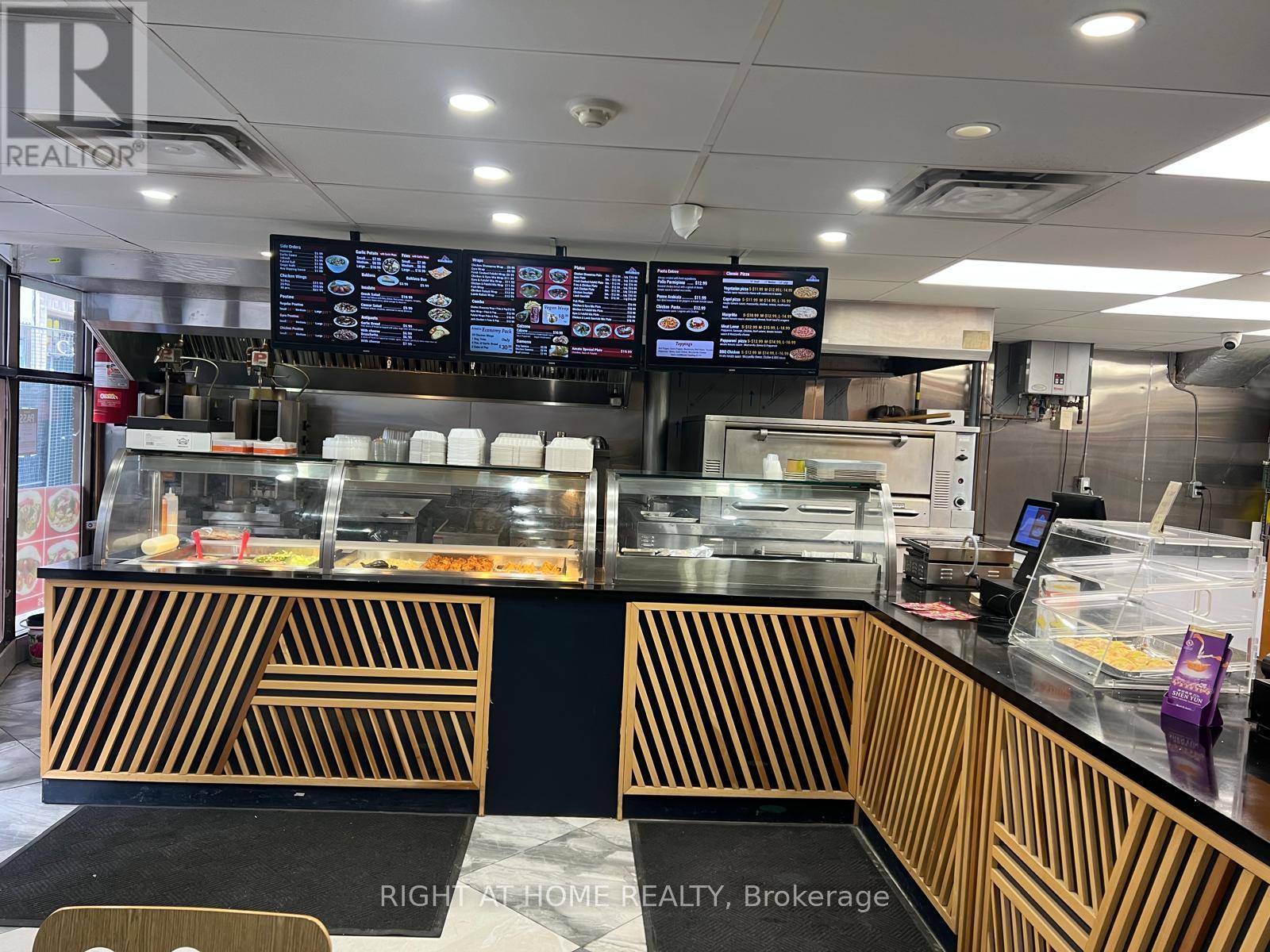 102 - 419-429 YONGE STREET