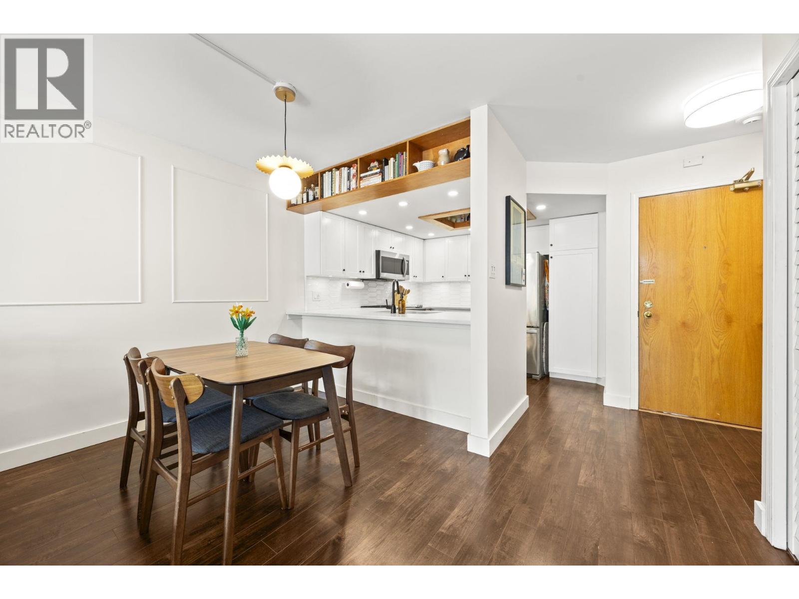 102 1045 QUAYSIDE DRIVE