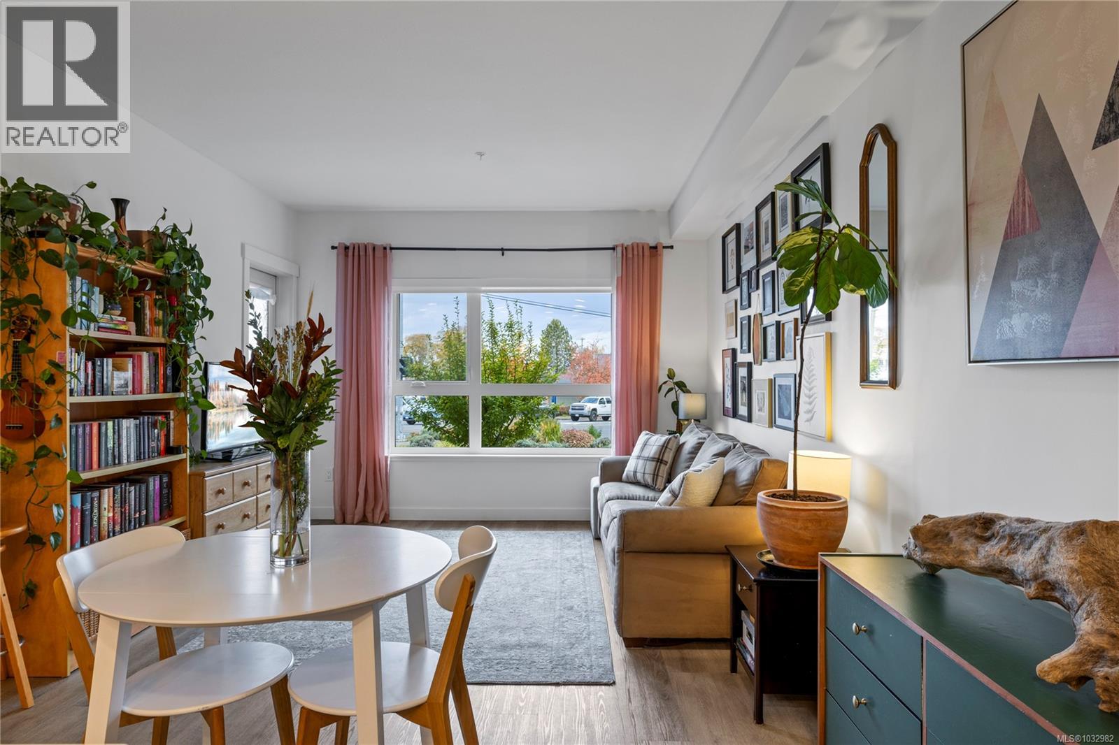 109W 140 Jensen Ave W