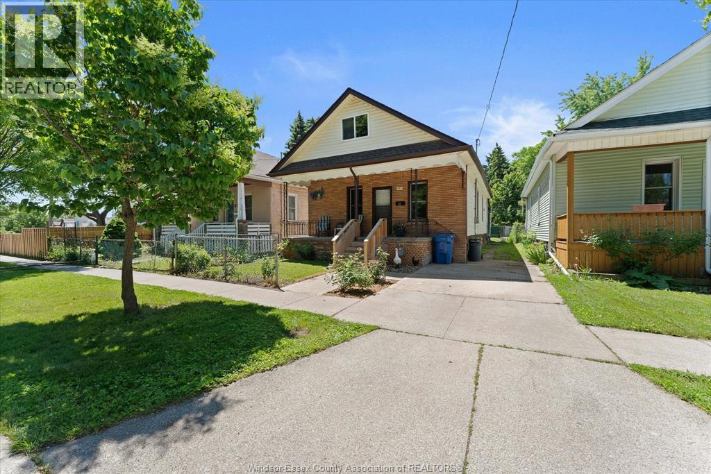 663 BROCK STREET
