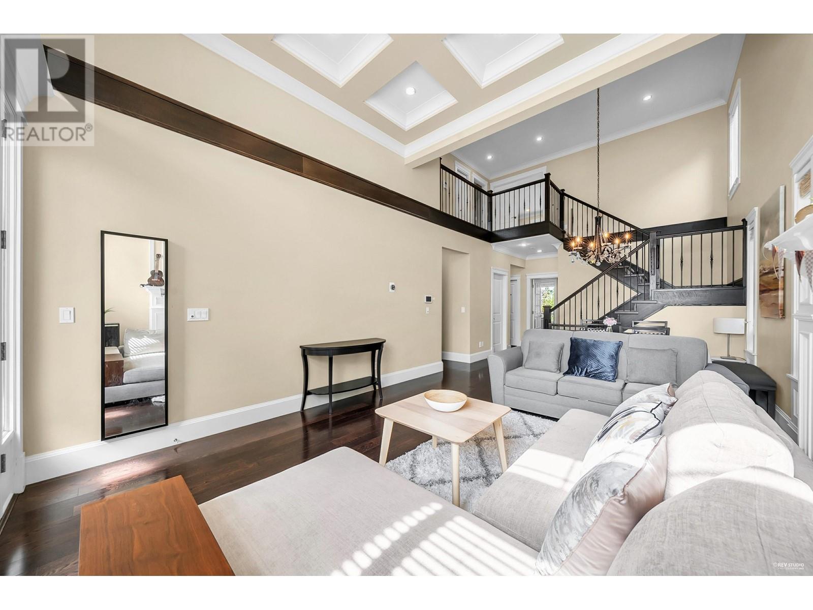 6191 DUNSMUIR CRESCENT