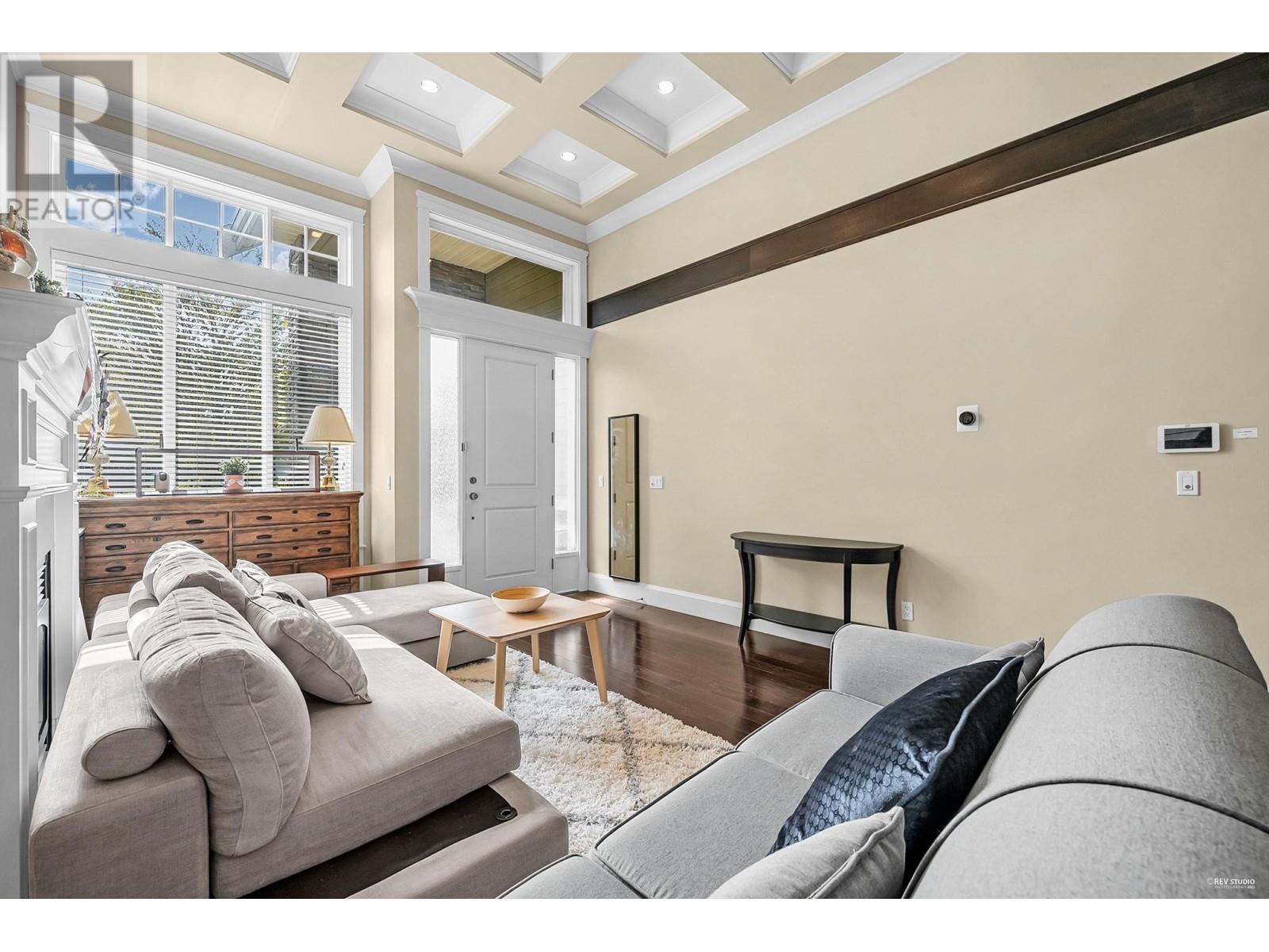 6191 DUNSMUIR CRESCENT