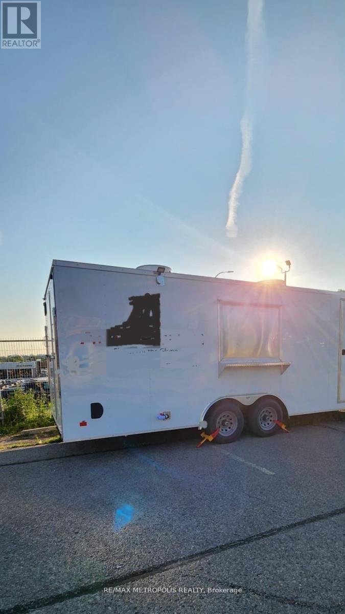 1243 DUNDAS STREET E