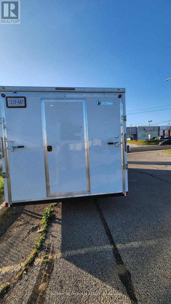 1243 DUNDAS STREET E