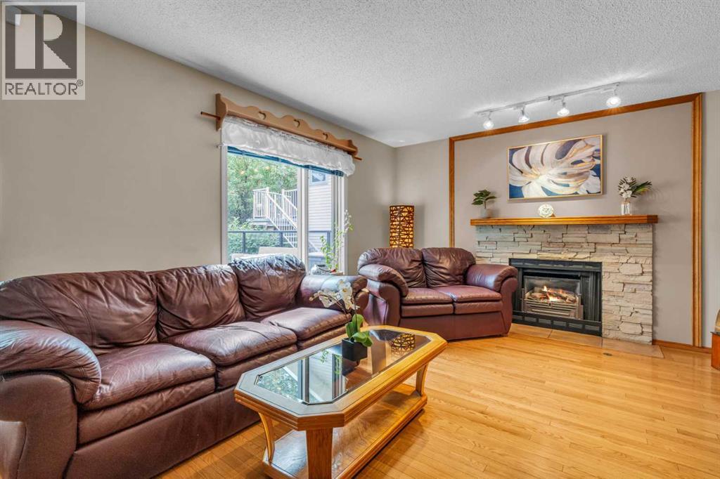 183 Macewan Ridge Close NW