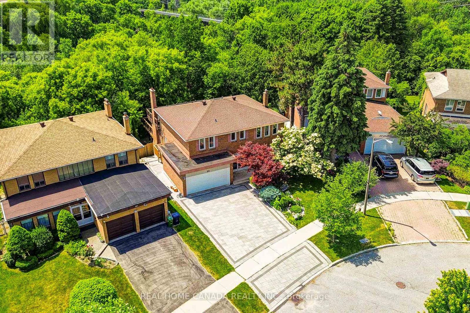 20 SADDLETREE DRIVE