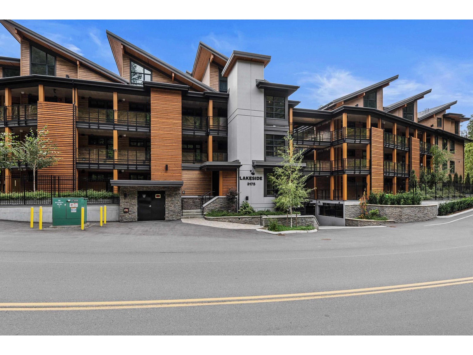 205 3175 COLUMBIA VALLEY ROAD|Cultus Lake North