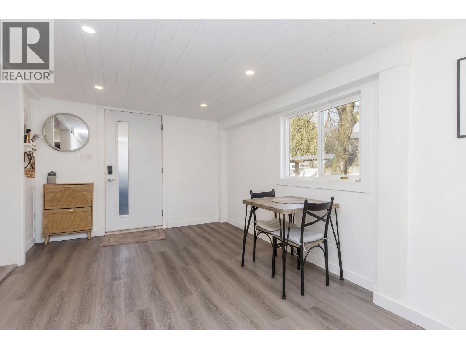 24 40157 GOVERNMENT ROAD