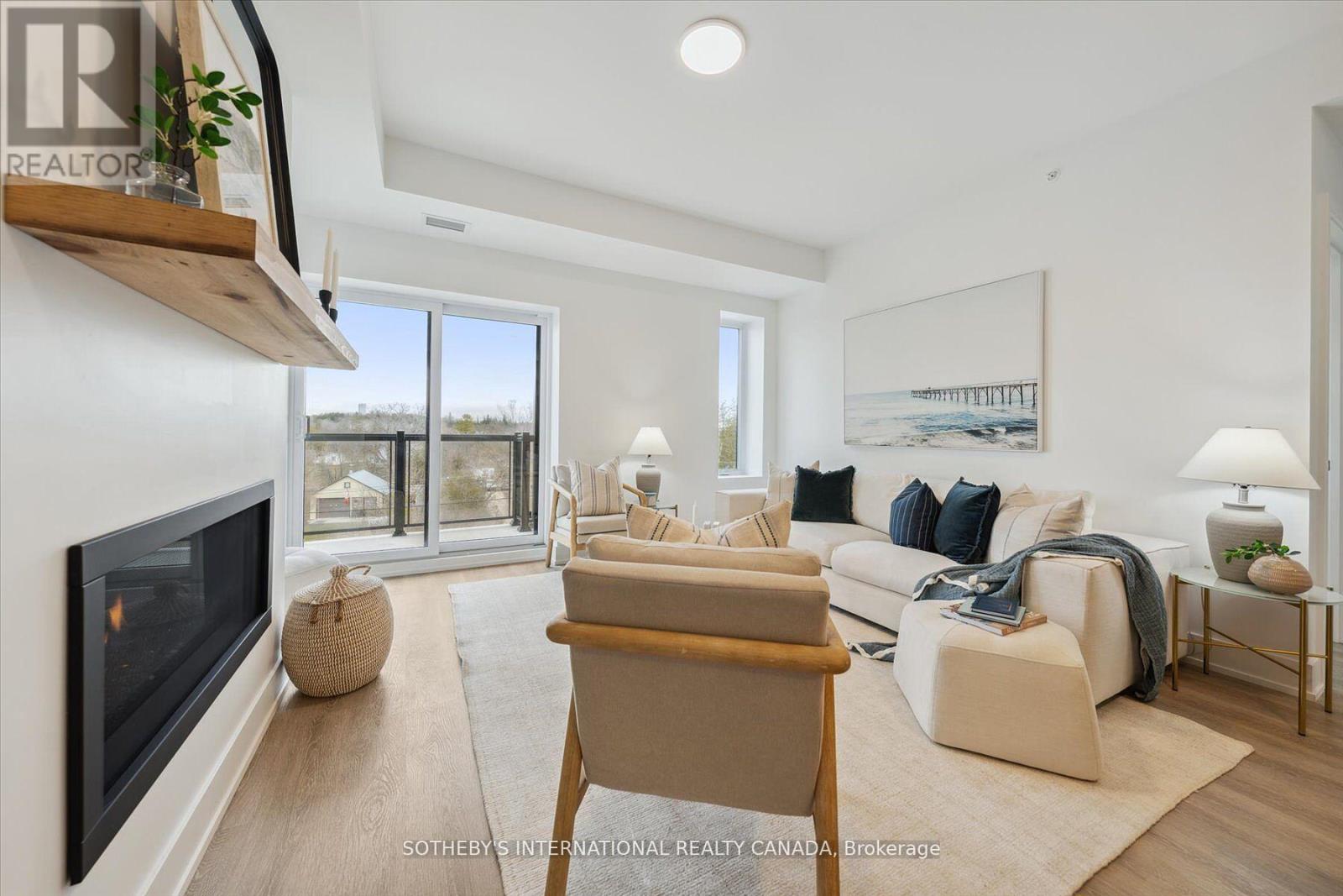 306 - 19B WEST STREET N