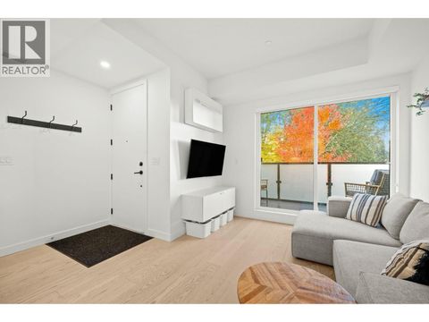 107 650 E 2ND STREET North Vancouver BC V7L1E3