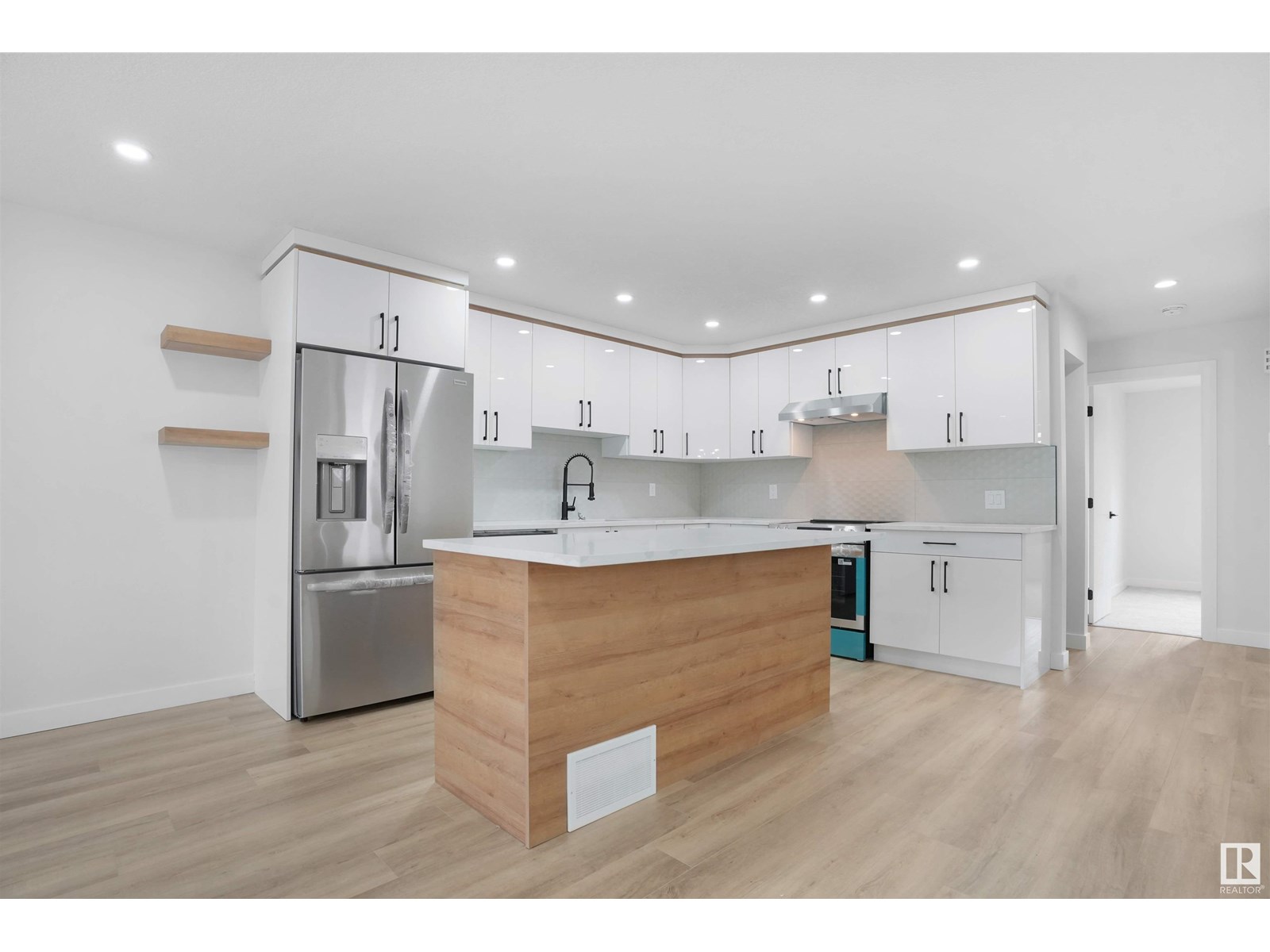 18416 95A AV NW