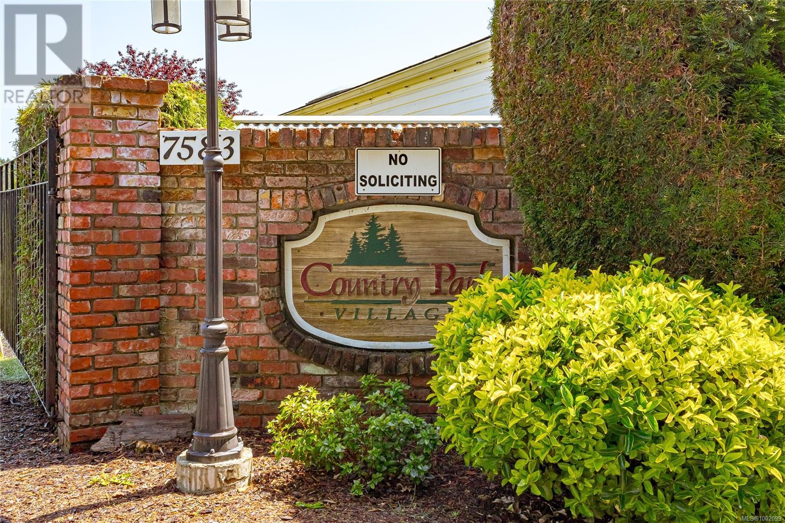 18 7583 Central Saanich Rd