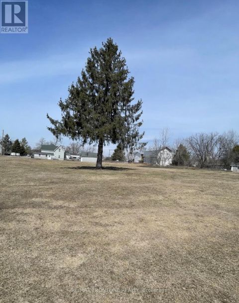 19 LILA STREET Montague ON K7A2X2