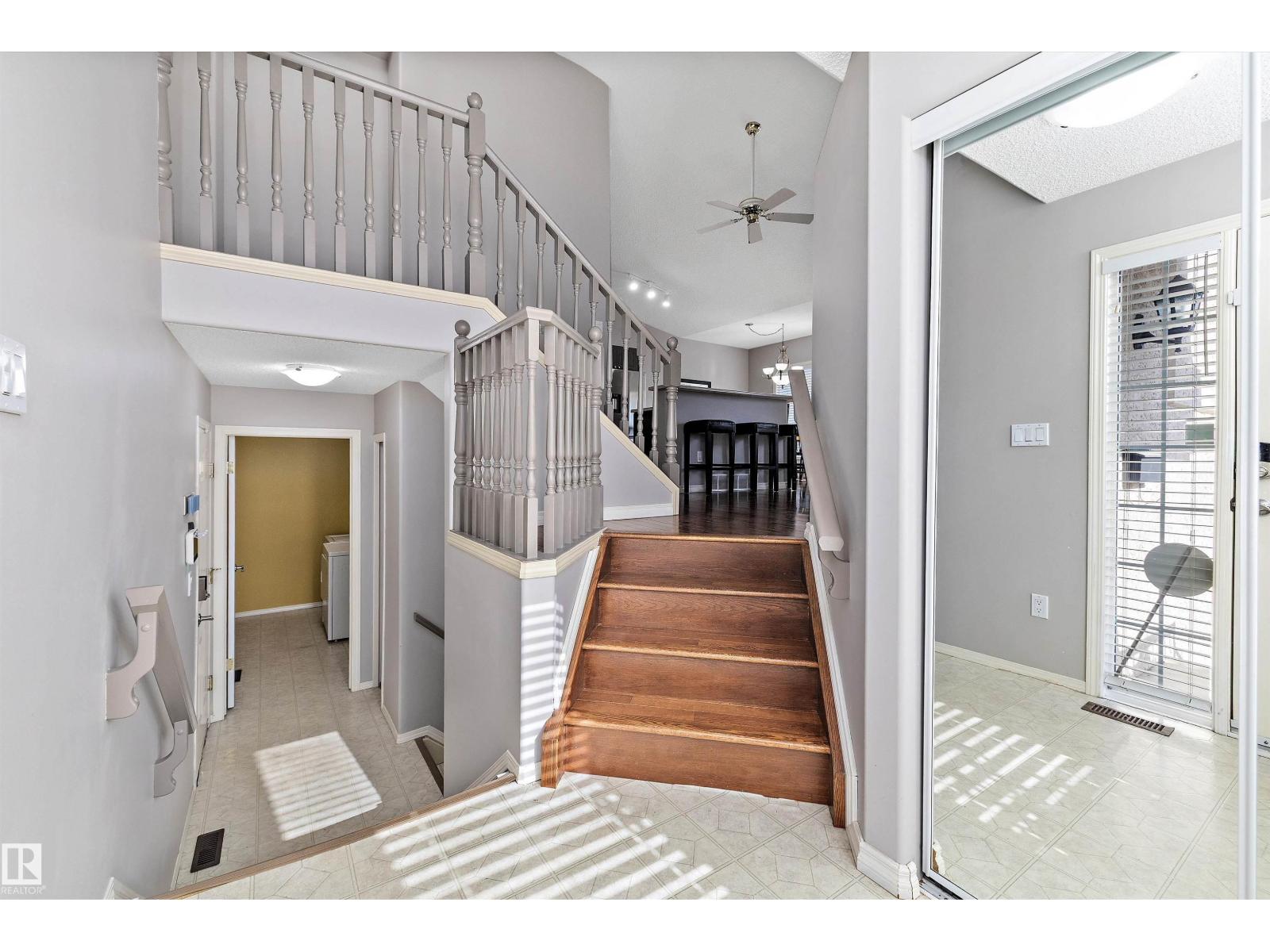 #123 215 BLACKBURN DR E SW