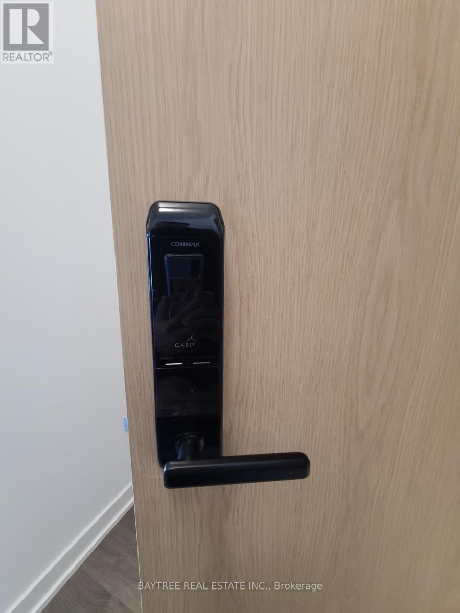 825 - 5 DEFRIES STREET