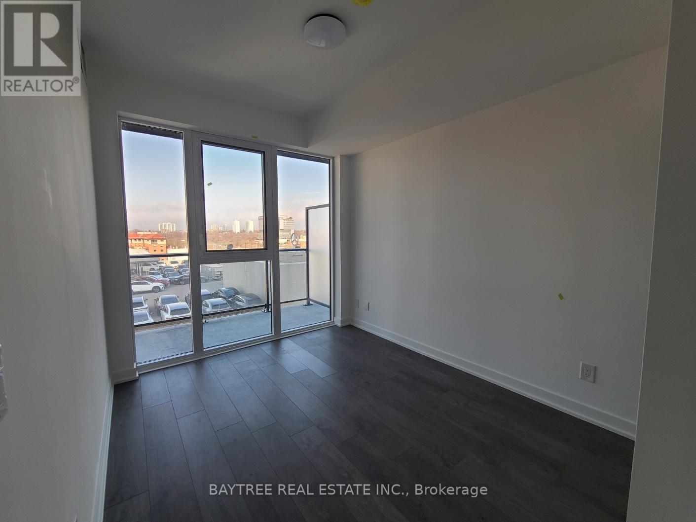 825 - 5 DEFRIES STREET