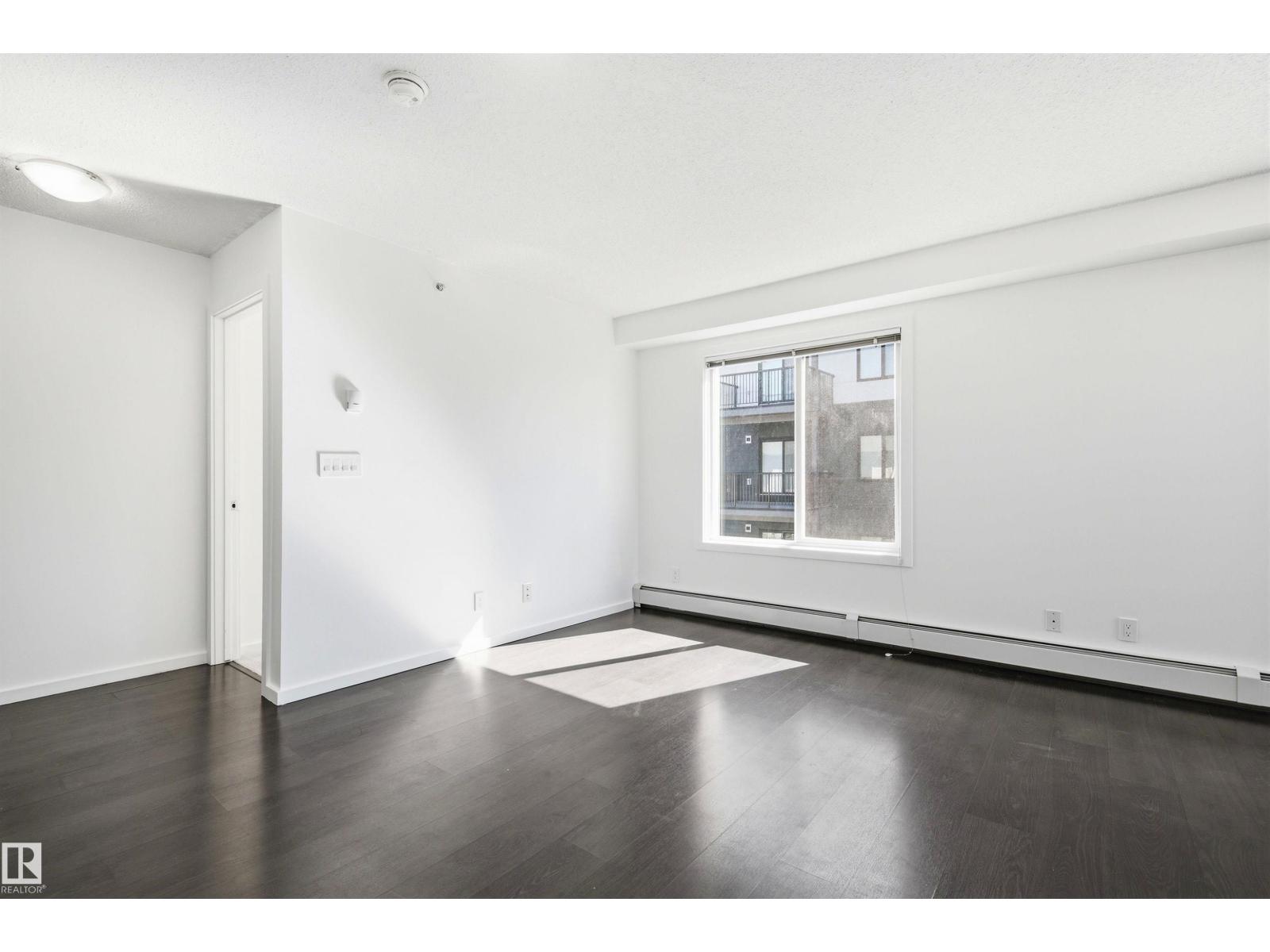 #435 5515 7 AV SW