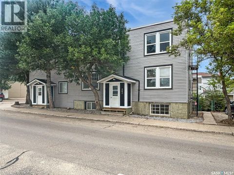 301 Cheadle STREET E Swift Current SK S9H1G5