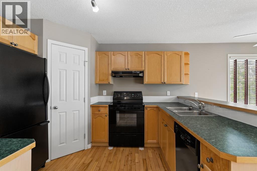 25 Hidden Creek Rise NW