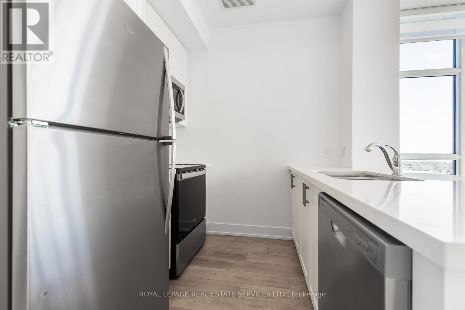 1211 - 470 DUNDAS STREET E