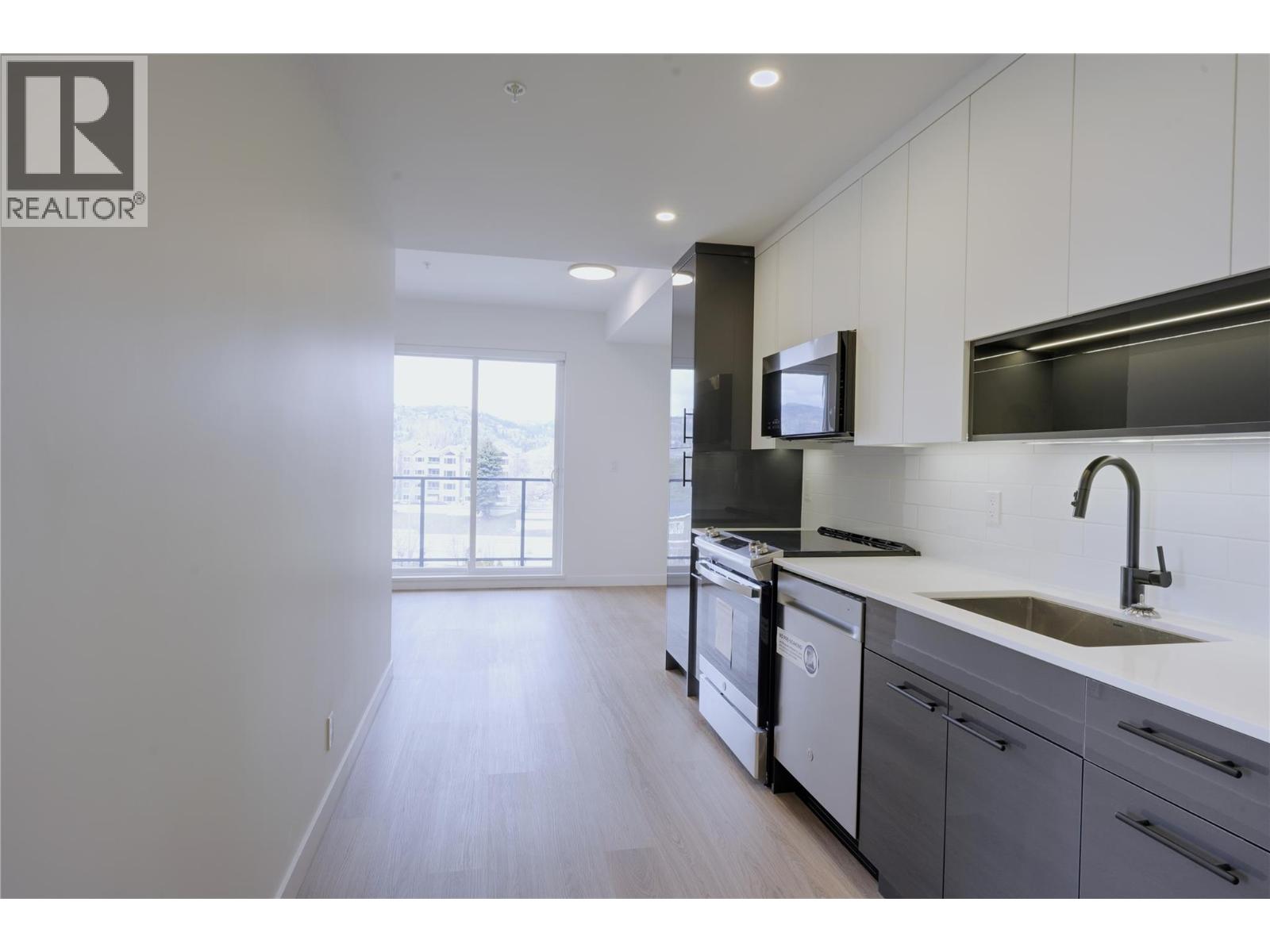 1380 Pridham Avenue Unit# 310